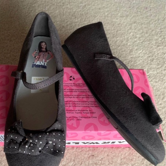 Cute Girls Flats -New - Picture 1 of 2